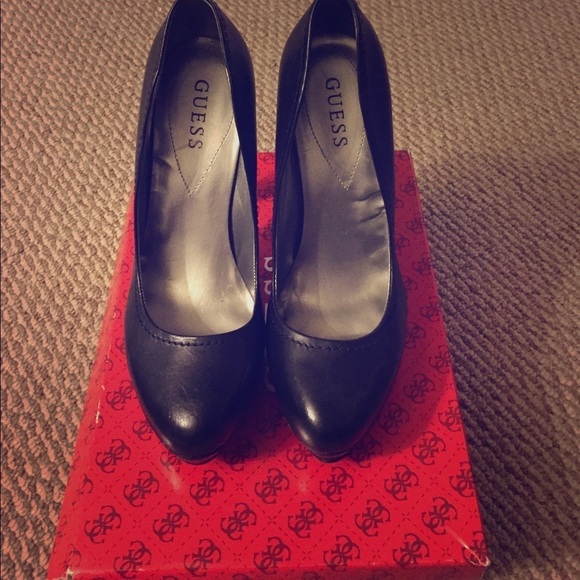 Shoes - Guess Black Leather Shoes